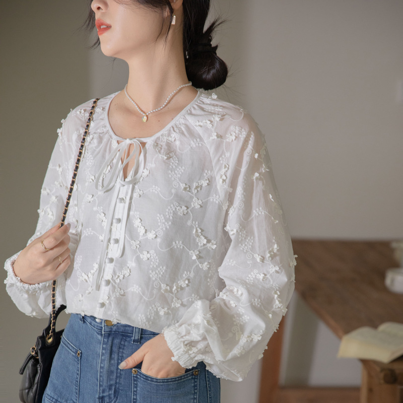 ★通勤 通学 オフィス着 司会 上品感花柄刺繍 オシャレ着  ゆったり　シャツブラウス