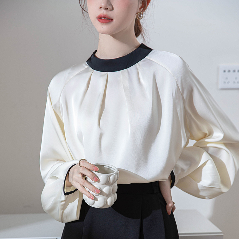★ゆったり 上質感 滑らか素材 通勤  オフィス着 司会 タック入り　背中リボン　ブラウス