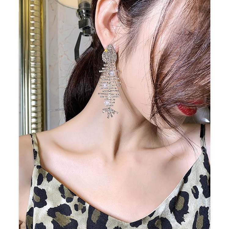 即納　ピアス   誕生日プレゼント お呼ばれ アレルギー防止シルバー925軸　個性　魚 ロングピアス