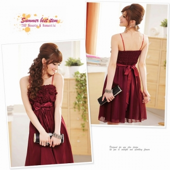 ★夏のおススメ商品　胸パット付き 胸元クシュクシュ 柔らかいシフォンワンピース